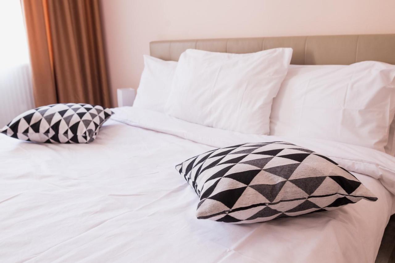 Alpin Central Studio Apartment Brasov Luaran gambar